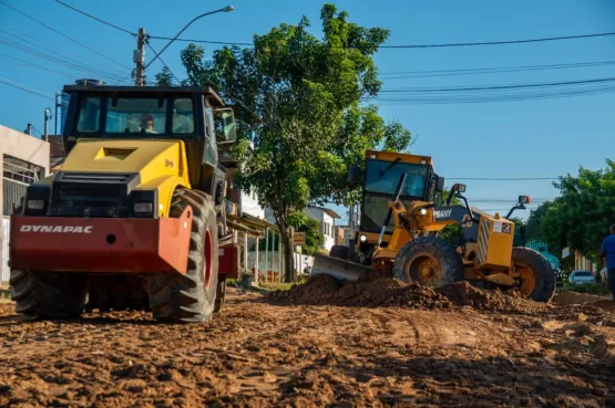Prefeitura de Teixeira de Freitas realiza terraplanagem no bairro Nova Jerusalém