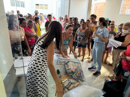 Semana Santa: Prefeitura de Medeiros Neto realiza mais entregas de kits no Uldurico Pinto