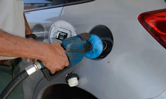 Prepare o bolso - Acelen anuncia aumento de 5,1% no preço da gasolina vendida para distribuidoras na Bahia