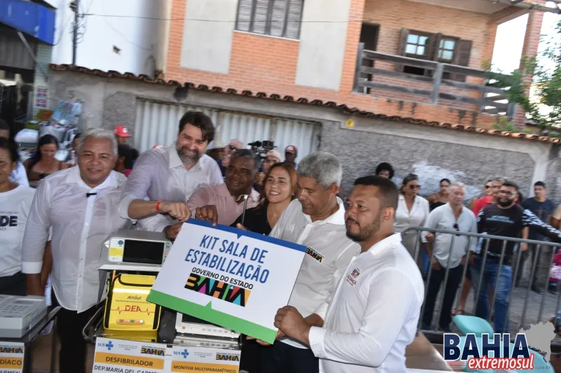 “A nossa missão é resolver os problemas do nosso povo”, destaca governador durante entrega de obras de mobilidade, esporte e equipamentos de saúde em Alcobaça