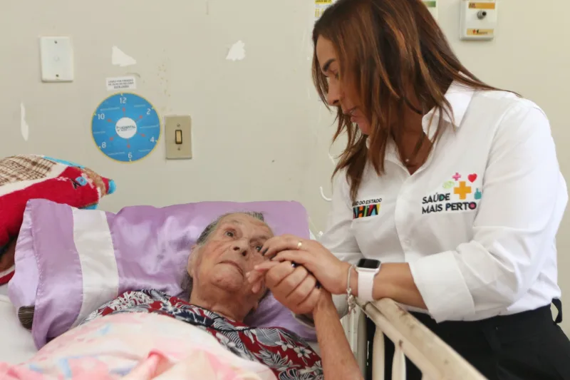 Hospital Estadual Costa das Baleias inicia operação tendo idosa de 99 anos como primeira paciente