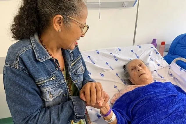 Moradora de Medeiros Neto de 99 anos é a primeira paciente operada no  Hospital Costa das Baleias em Teixeira de Freitas