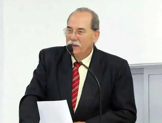 Léo Brito lamenta a morte do ex-prefeito Dr. Wagner Mendonça