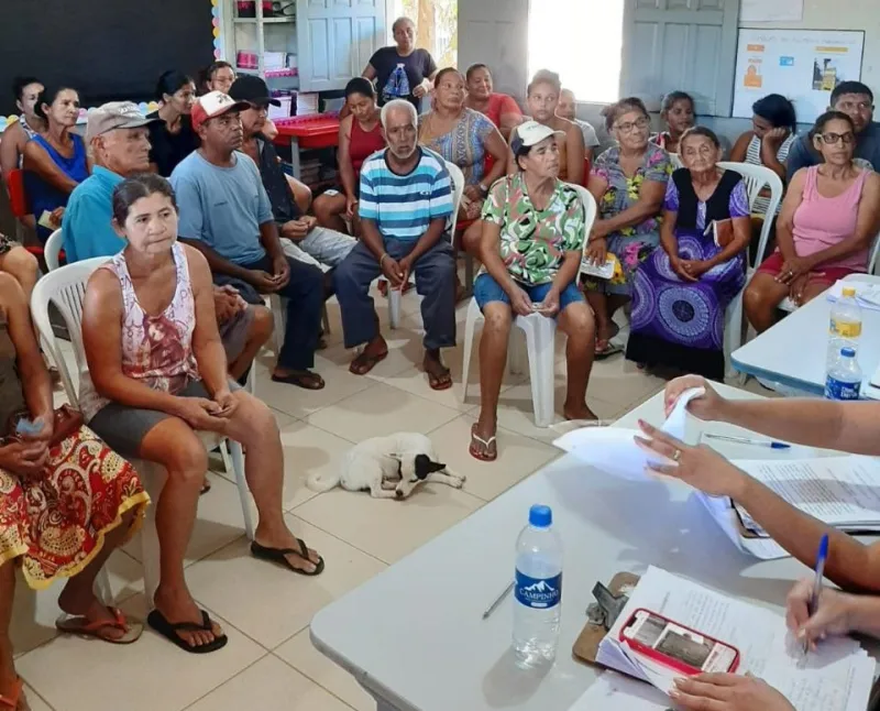 Assistência Social: Prefeitura de Medeiros Neto distribui kits para famílias de Nova Zelândia e Água Limpa