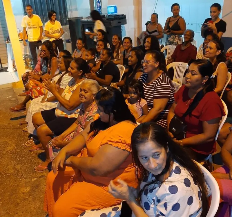 Medeiros Neto: Escola Áurea Nunes realiza homenagem para mães de estudantes