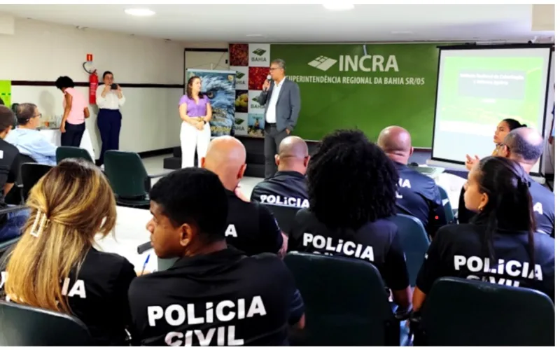 Policiais Civis da 23ª COORPIN-Eunápolis participam de curso de mediação de conflitos agrários e urbanos em Salvador