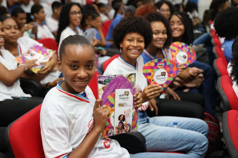 Programa “Oxe, me respeite – nas escolas” fortalece prevenção à violência de gênero na rede estadual