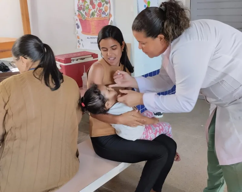 É mais saúde! Prefeitura de Medeiros Neto realiza vacinação de crianças na Creche Francistônio Alves Pinto 