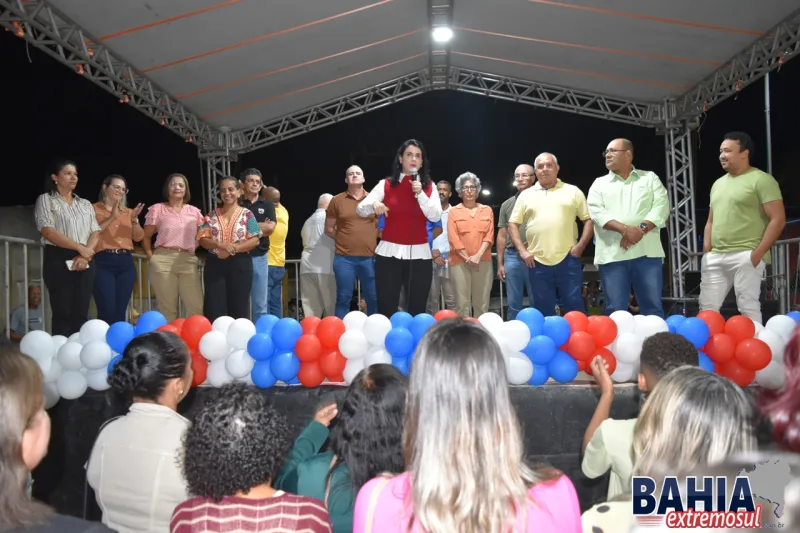 Nova Viçosa inaugura nova Praça no bairro Jardim Primavera e pavimentação de ruas em Posto da Mata