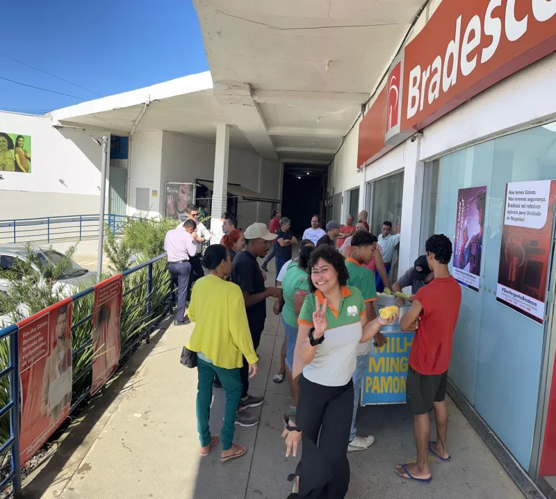 Sindicato protesta contra reestruturação no Bradesco em Itamaraju