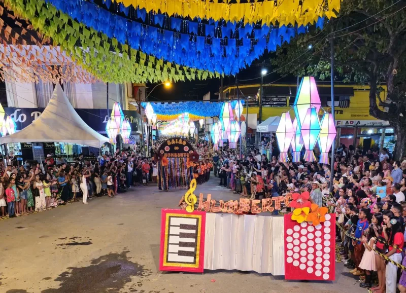 Prefeitura de Medeiros Neto abre 36º Arraiá do Água Fria com desfile junino das escolas municipais