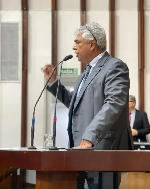 Deputado Robinho critica caos na segurança pública da Bahia e sugere que Jerônimo aprenda com governadores bem-sucedidos no combate ao crime