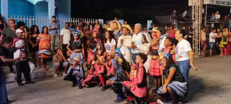 Quadrilhas juninas são homenageadas na Festa de São Pedro de Alcobaça