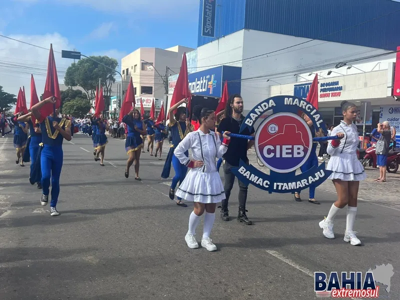 Desfile em Teixeira de Freitas celebra a Independência da Bahia