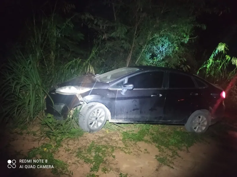 Colisão traseira na BR-101 em Mucuri deixa dois feridos