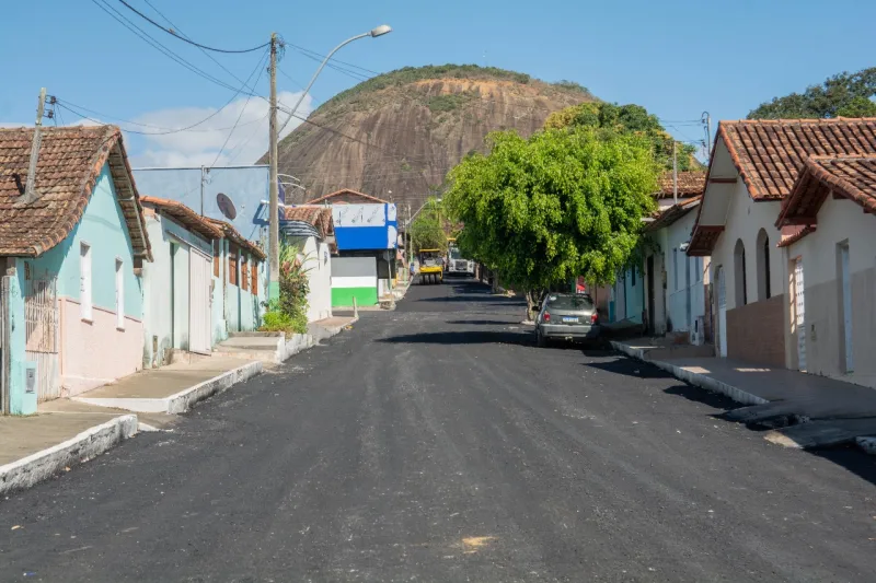 Pavimentação asfáltica de Lajedão chega na fase final