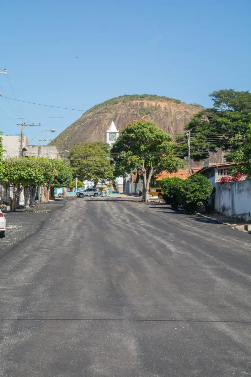 Pavimentação asfáltica de Lajedão chega na fase final