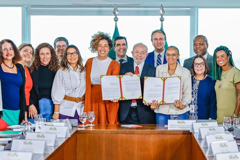 Presidente sanciona lei que amplia prazos para pais e mães acadêmicos