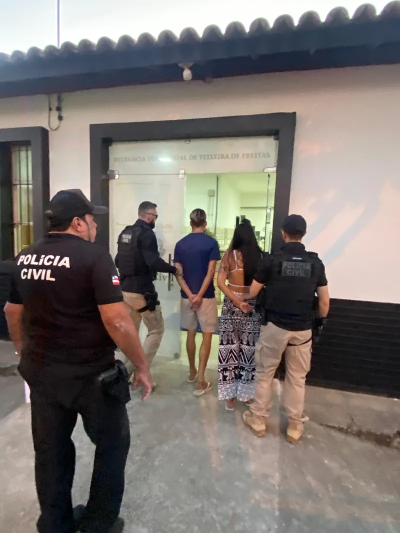 Criança de 4 anos é internado em estado grave  no HECB em Teixeira de Freitas após suspeita de agressão; mãe e padrasto foram presos