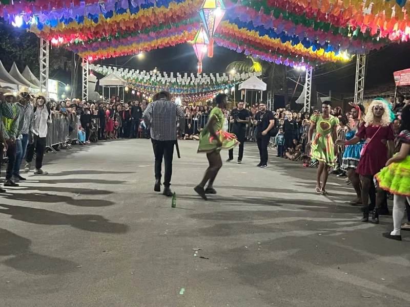 Primeira noite do 15° Forró do Asfalto encanta público em Nova Viçosa