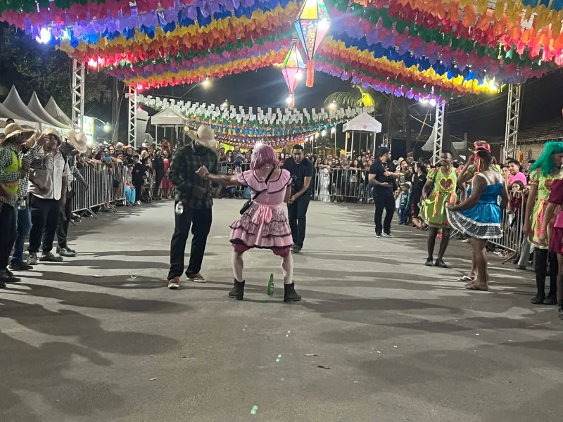 Primeira noite do 15° Forró do Asfalto encanta público em Nova Viçosa