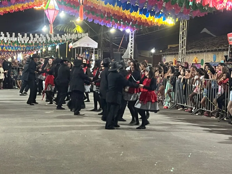 Primeira noite do 15° Forró do Asfalto encanta público em Nova Viçosa