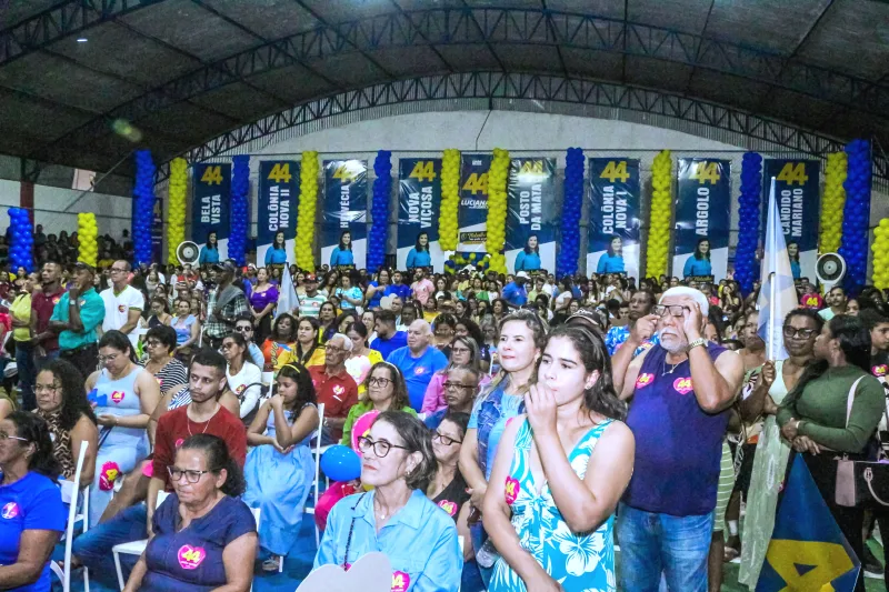 Multidão prestigia convenção do União Brasil em Nova Viçosa, lançando candidatura de Luciana Machado à reeleição