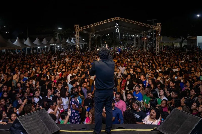 Adora Prado: Primeira edição do evento gospel atraiu milhares de pessoas na Praça de Eventos