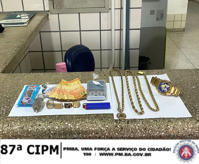 PM prende três suspeitos de tráfico de drogas em Teixeira de Freitas