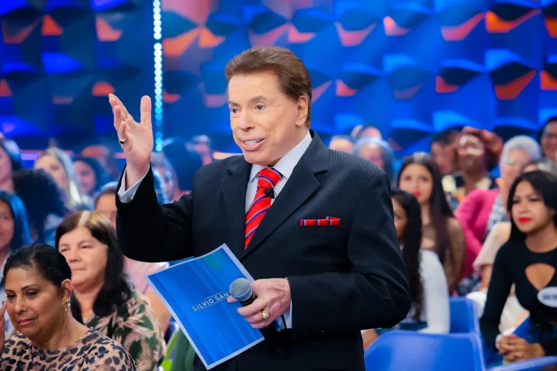 CONHEÇA A TRAJETÓRIA DE SILVIO SANTOS, MAIOR COMUNICADOR DA TV BRASILEIRA