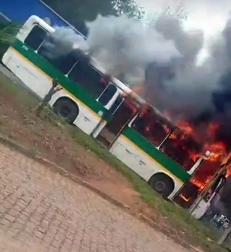 Incêndio criminoso leva à suspensão das operações da Viação Itamaraju