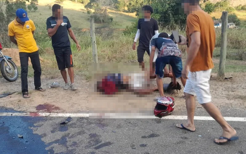 Colisão entre duas motos na BA-284 deixa um morto e um gravemente ferido em Jucuruçu