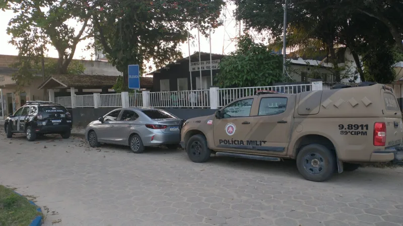 NOVA VIÇOSA. Operação conjunta entre Polícia Civil e Polícia Militar prende em flagrante dois homens por tráfico de drogas.