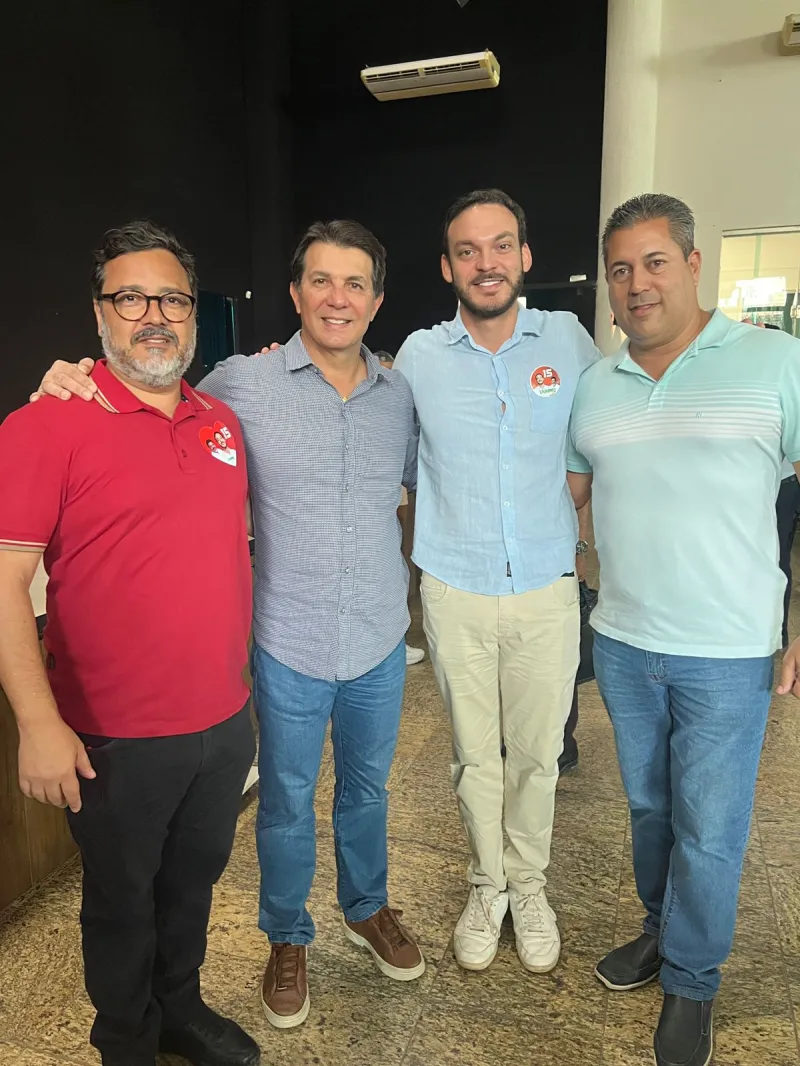 Associação de Pastores de Teixeira de Freitas recebe candidatos a prefeito; Marcelo Belitardo não comparece