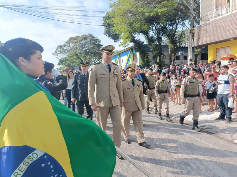 PM celebra com entusiasmo o Dia da Independência em desfile cívico-militar em Teixeira de Freitas