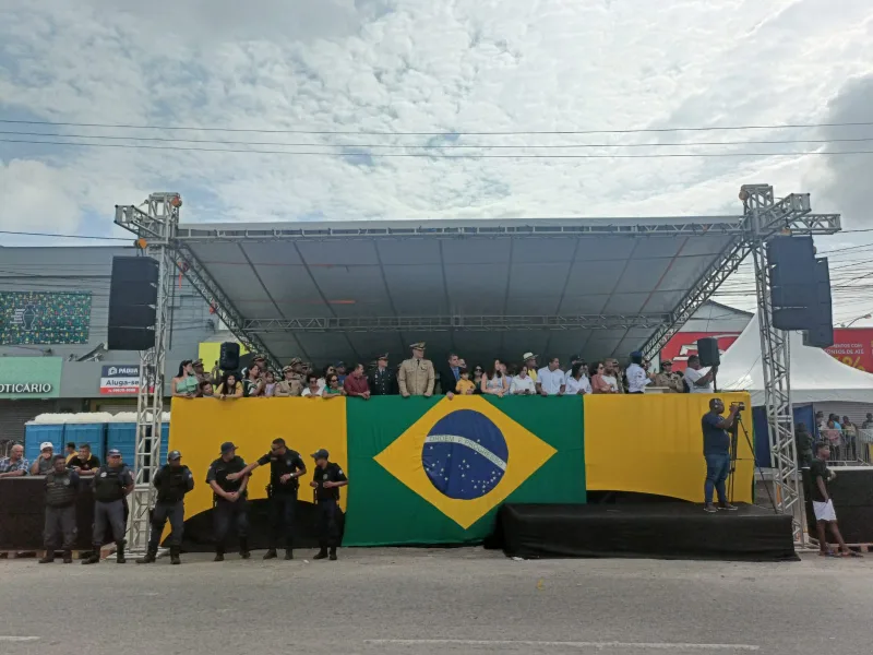 PM celebra com entusiasmo o Dia da Independência em desfile cívico-militar em Teixeira de Freitas