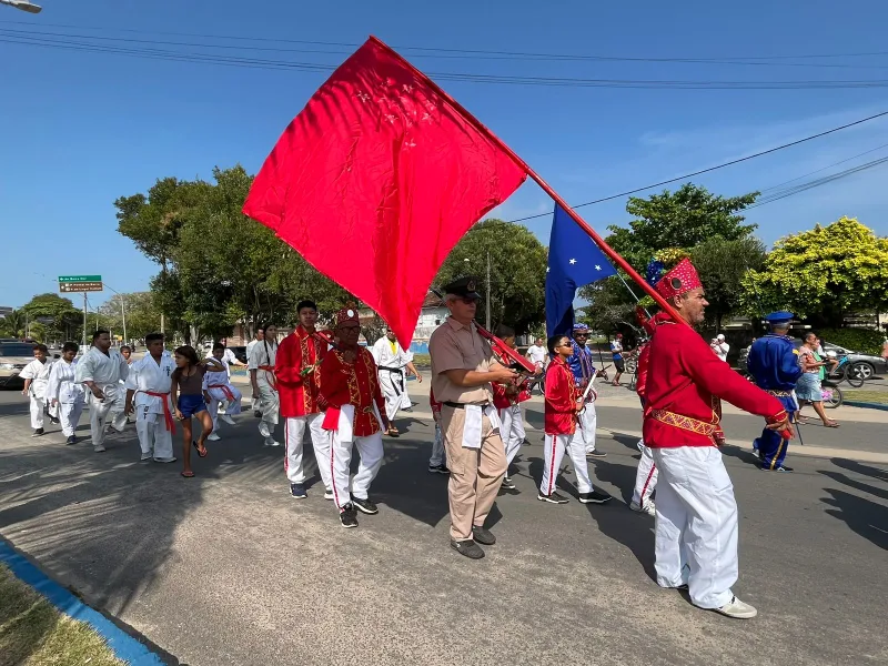 Nova Viçosa celebra o 7 de Setembro com desfile cívico