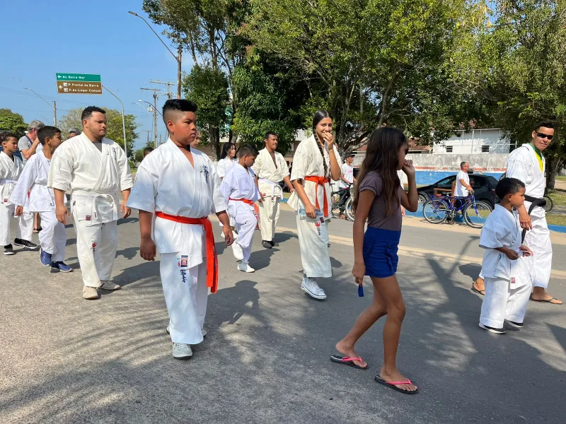 Nova Viçosa celebra o 7 de Setembro com desfile cívico