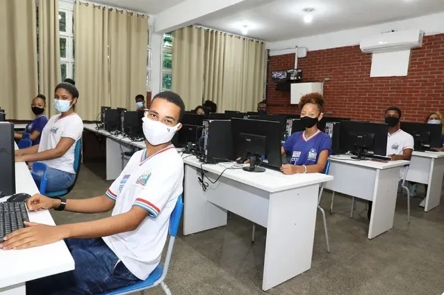 Governo divulga 1.624 vagas temporárias para educadores na Bahia; confira oportunidades