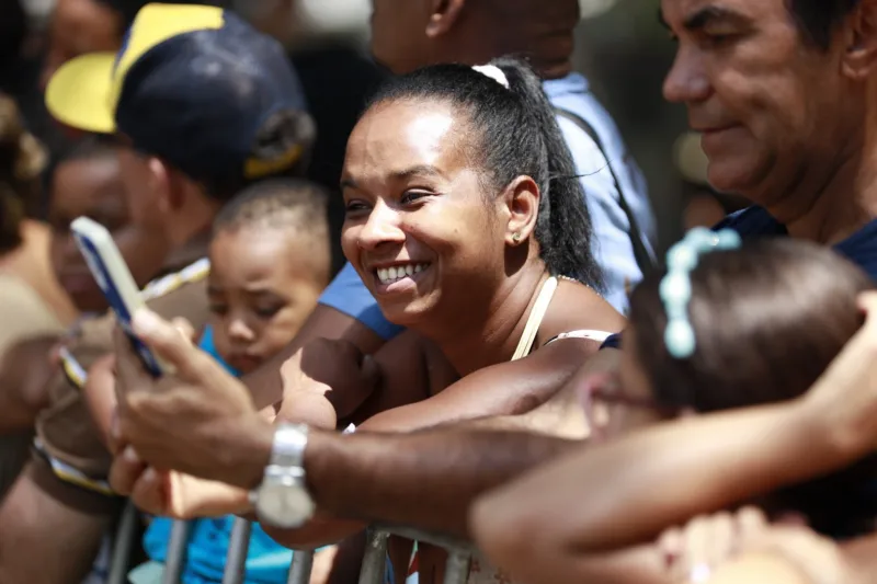 Desfile cívico de 7 de setembro é marcado por apresentação de fanfarras da rede estadual de ensino, policiais e bombeiros militares