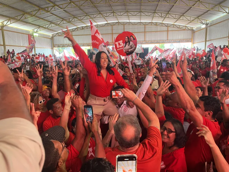 Vaninha e Raquel lideram pesquisa eleitoral com 45,1% das intenções de voto em Caravelas