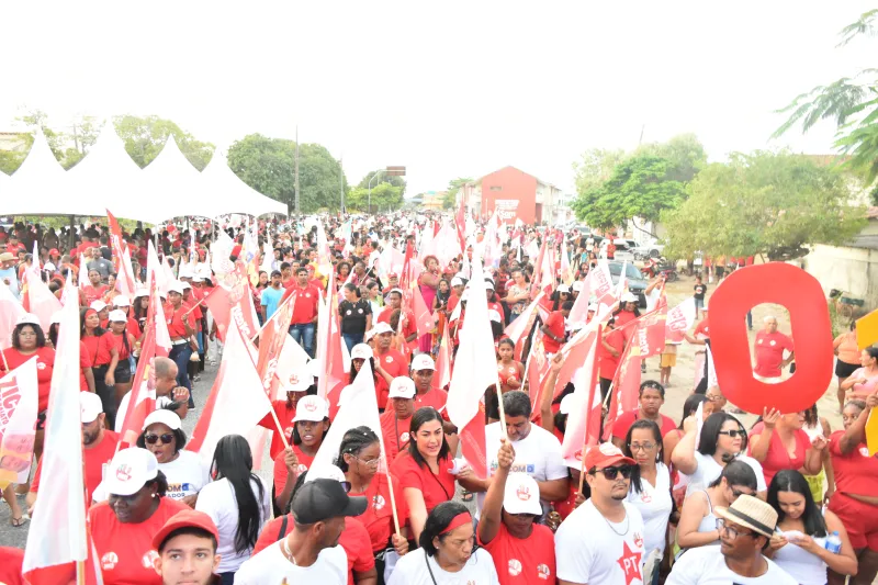 Caravelas quer seguir em frente: Caminhada com Vaninha e Jerônimo reforça compromisso com o progresso