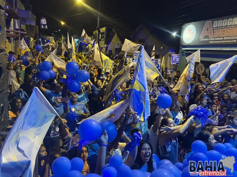 Demostrando força política, Tonzinho reúne milhares de pessoas em caminhada e comício na cidade de lajedão