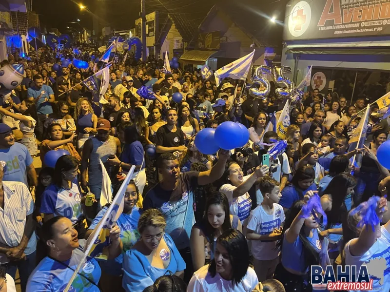 Demostrando força política, Tonzinho reúne milhares de pessoas em caminhada e comício na cidade de lajedão