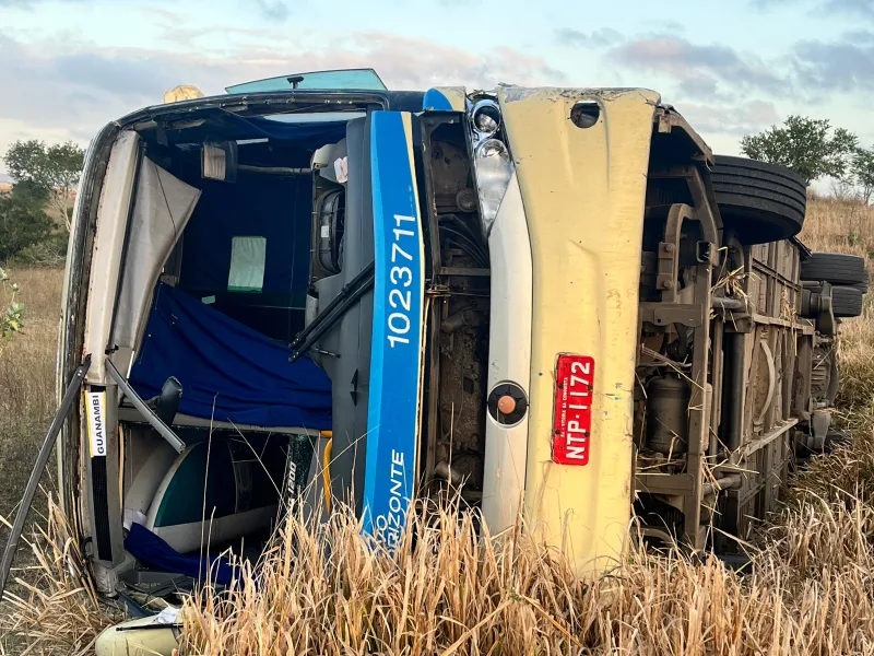 Acidente com ônibus da Novo Horizonte resulta em duas mortes na BR-030, em Guanambi-BA