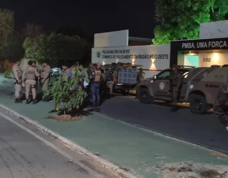 Operação das Polícias Civil e Militar desarticula facção criminosa com onze presos  em muita droga apreendida em Bom Jesus da Lapa