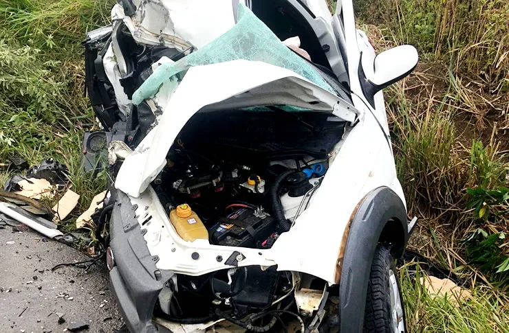 Thiago Aquino e produção socorrem idoso preso às ferragens após batida entre carros em rodovia na Bahia