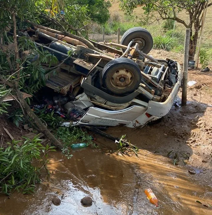 Motorista morre em acidente na BA-290; outras duas pessoas ficam feridas