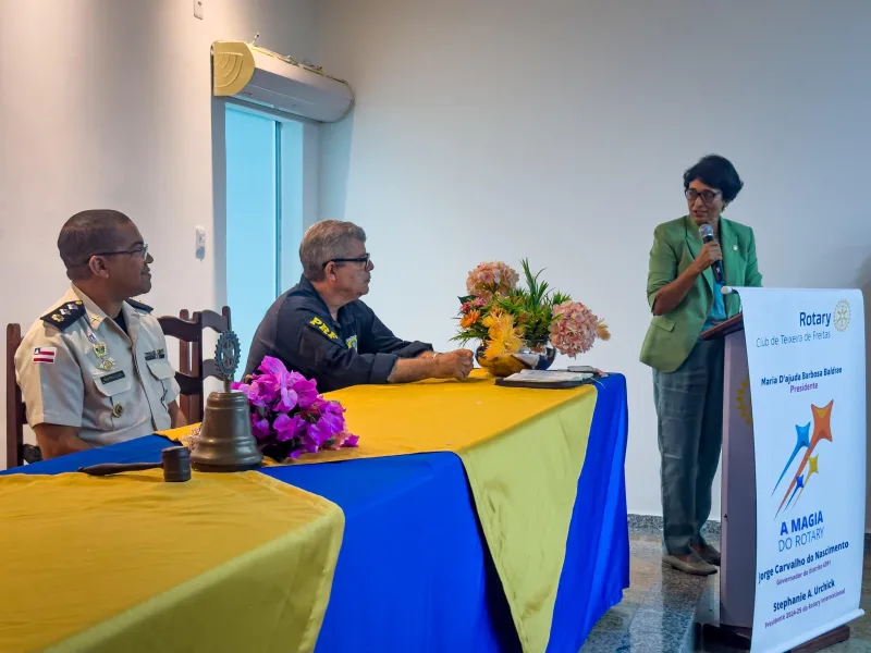 Rotary Club de Teixeira de Freitas promove palestra sobre conscientização no trânsito