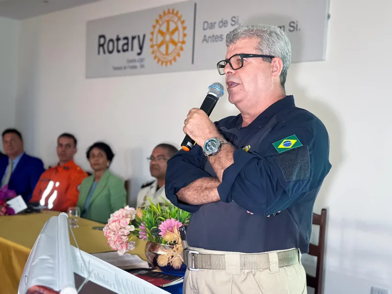 Rotary Club de Teixeira de Freitas promove palestra sobre conscientização no trânsito